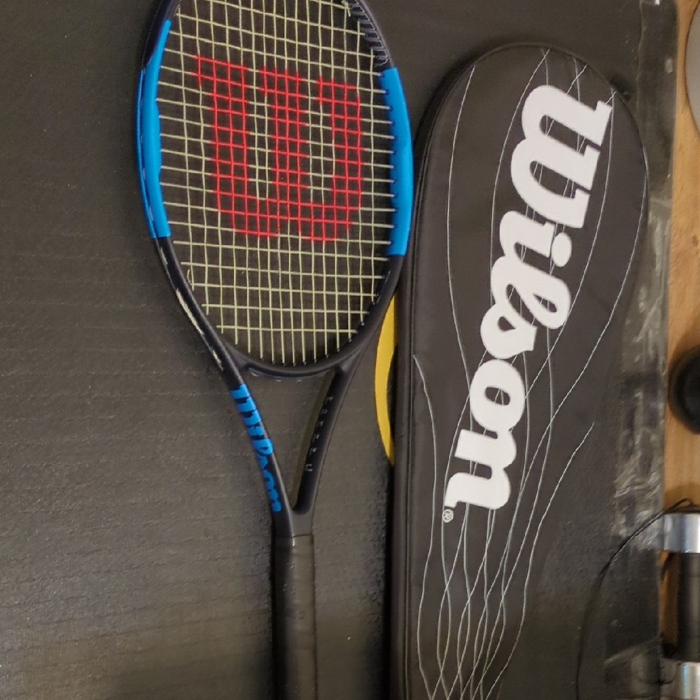 Wilson Ultra Tennis Racket with Case - Picture 5 of 6